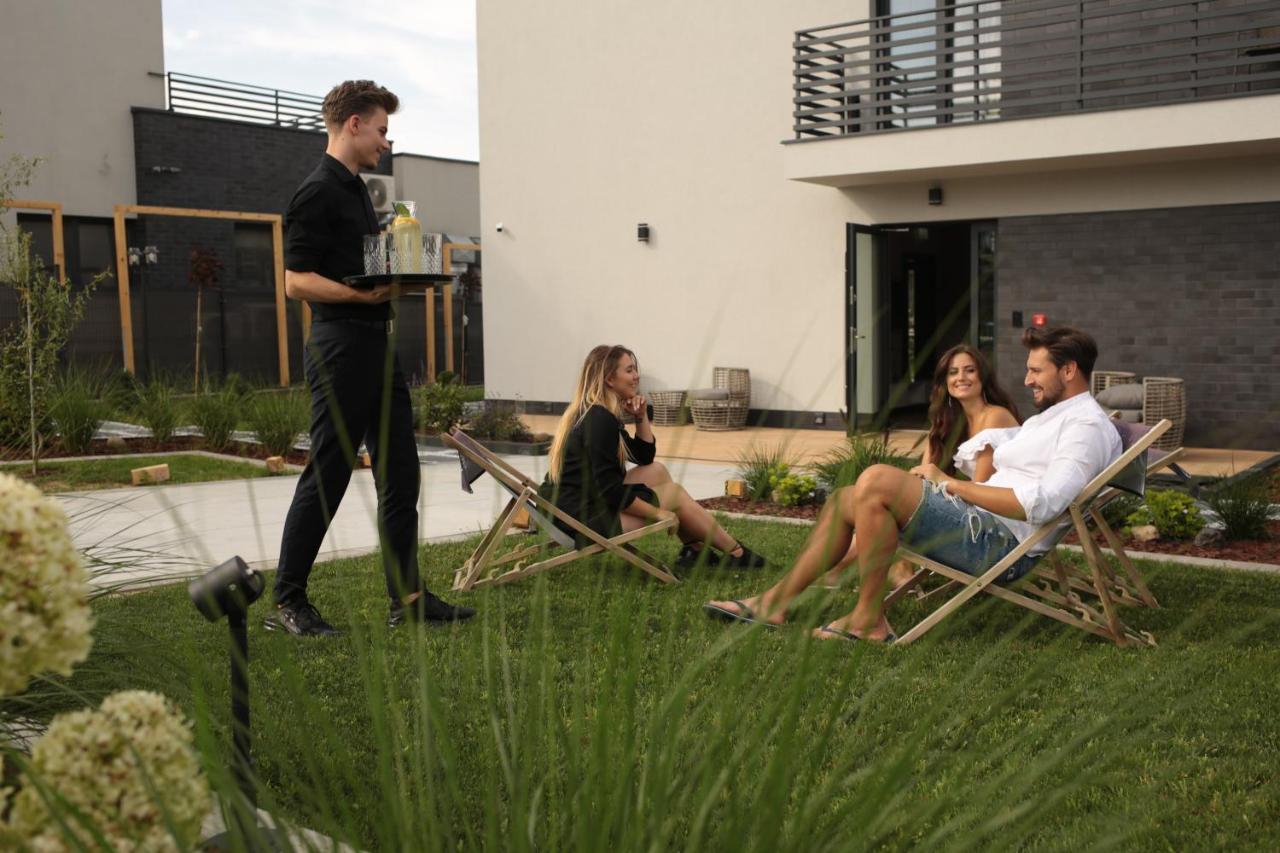 Resto Inn - Smart Apartamenty Blisko Energylandii Polwies Esterno foto