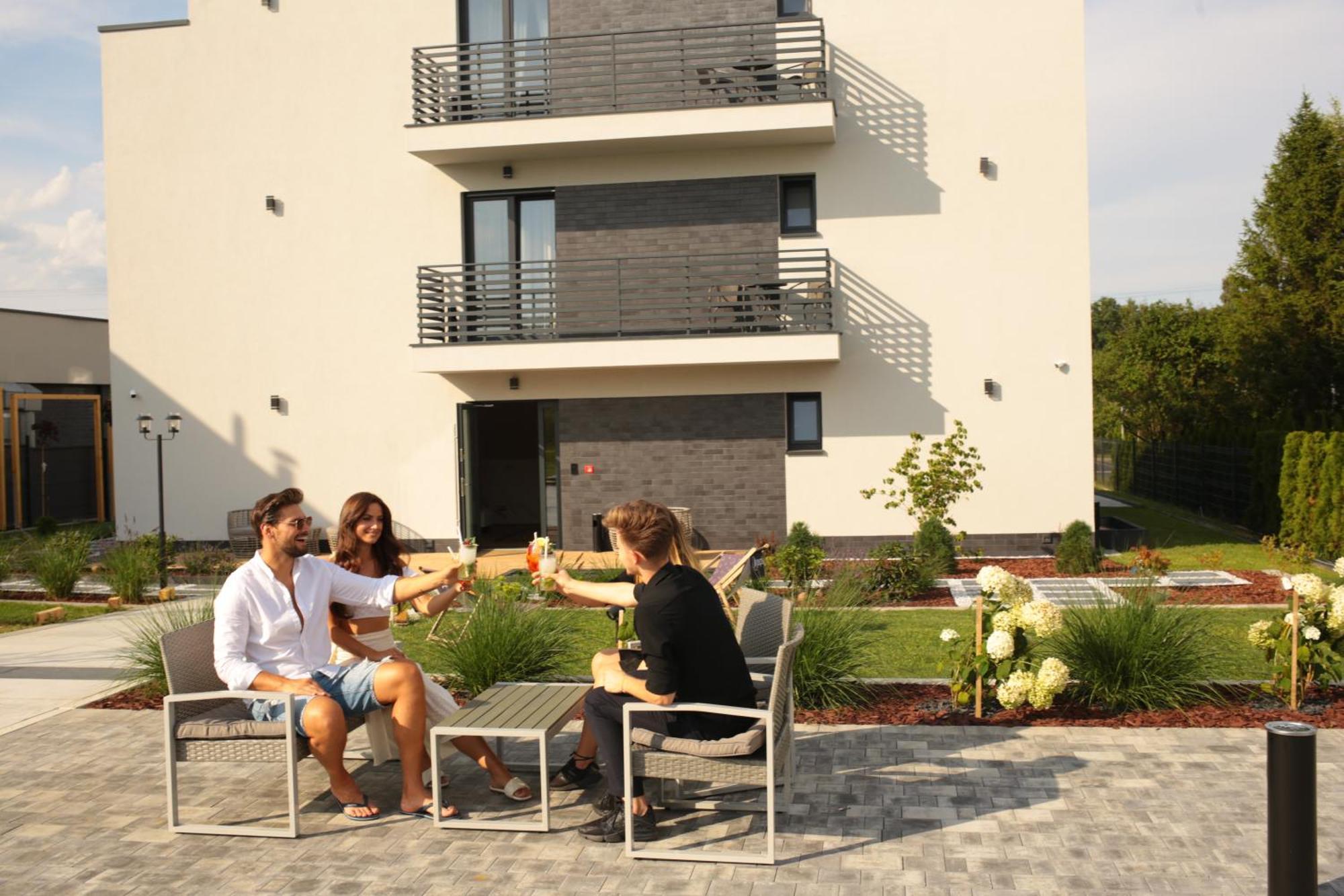 Resto Inn - Smart Apartamenty Blisko Energylandii Polwies Esterno foto
